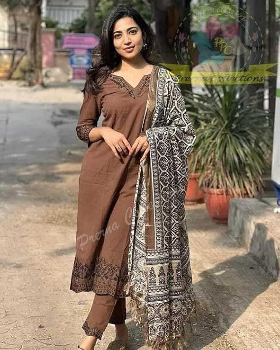 Women Pure Cotton Embroidery Straight Ku...