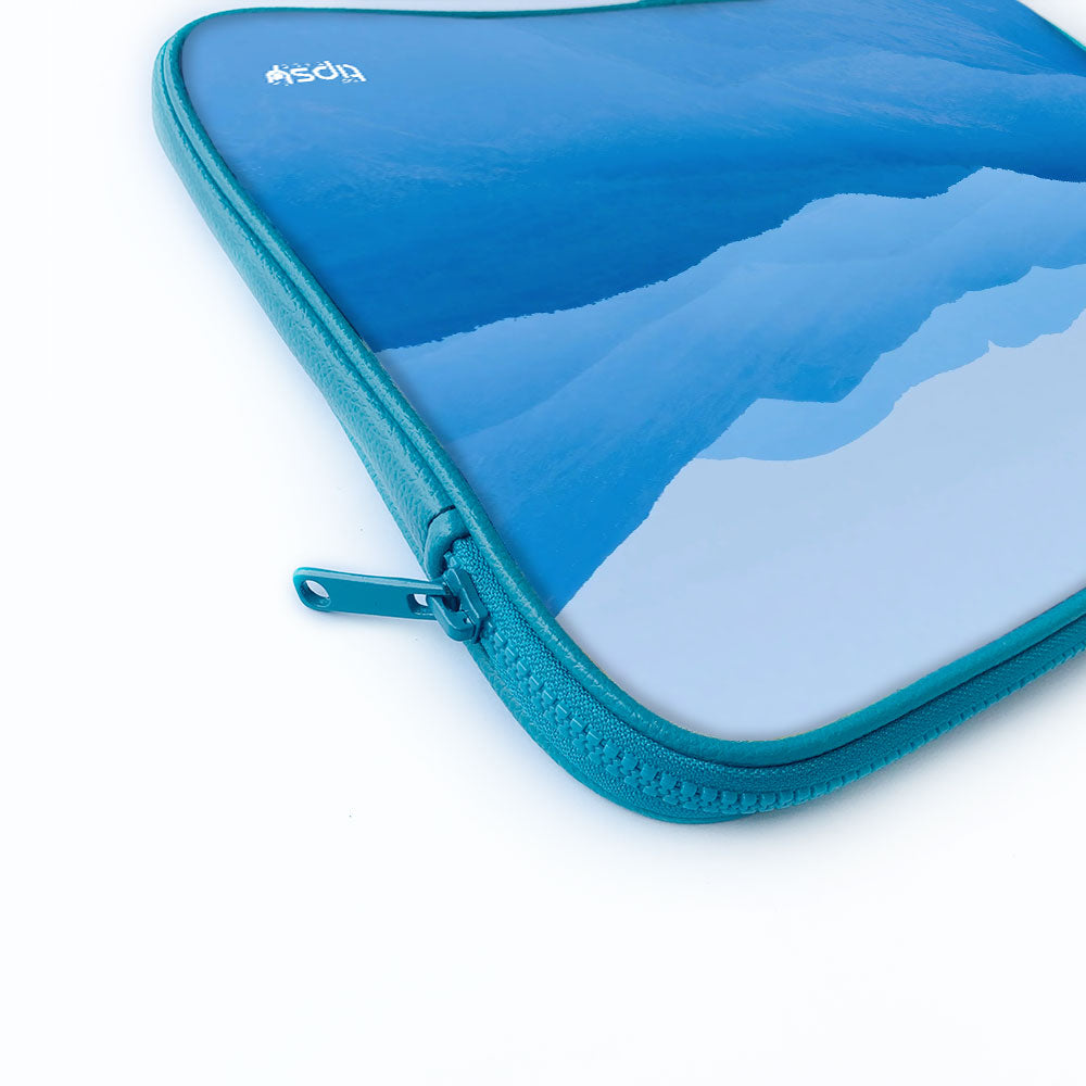 " BLUE MOUNTAIN" Laptop Sleeves:Bold Mod...