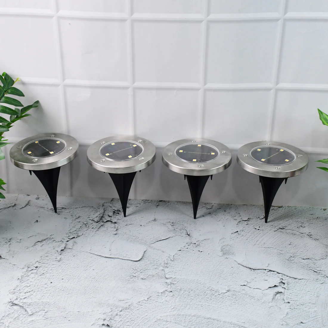 Solar Powered LED Garden Lights (4 Pc)