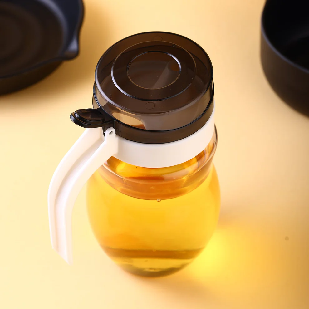 Oil Dispenser Plastic with small nozzle...