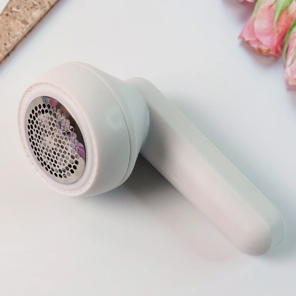 Portable Lint Remover with USB Cable (1...