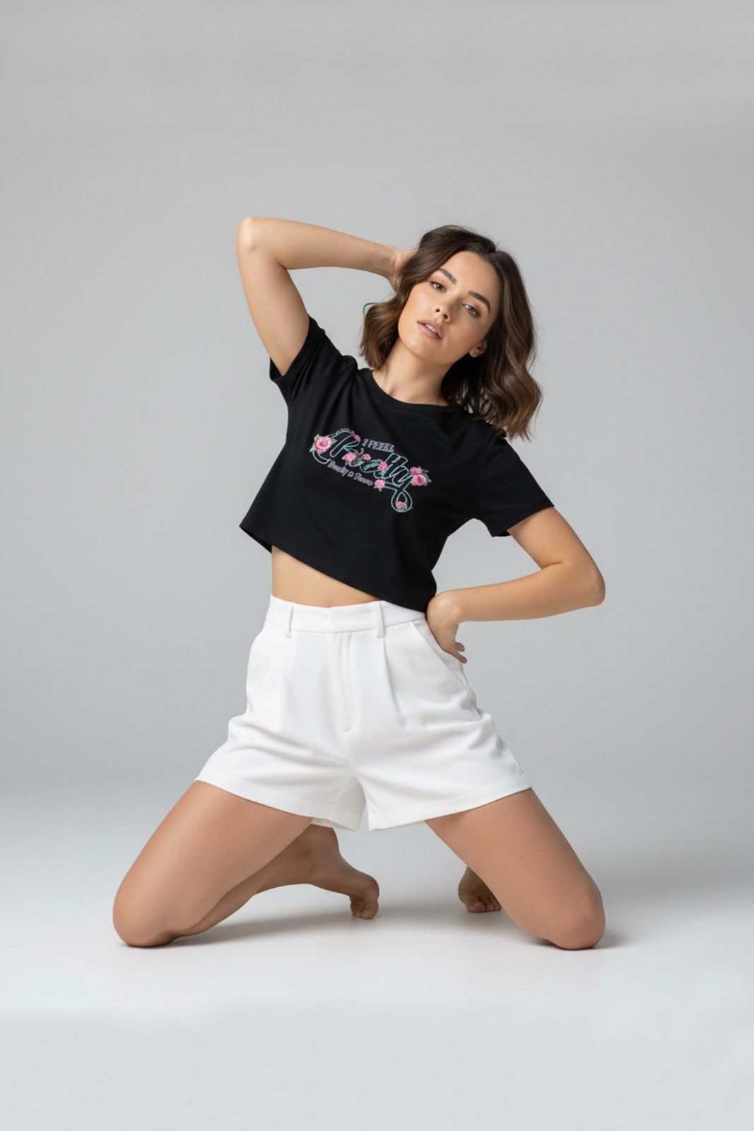 PREETY GRAPHIC PRINTED CROP TOP