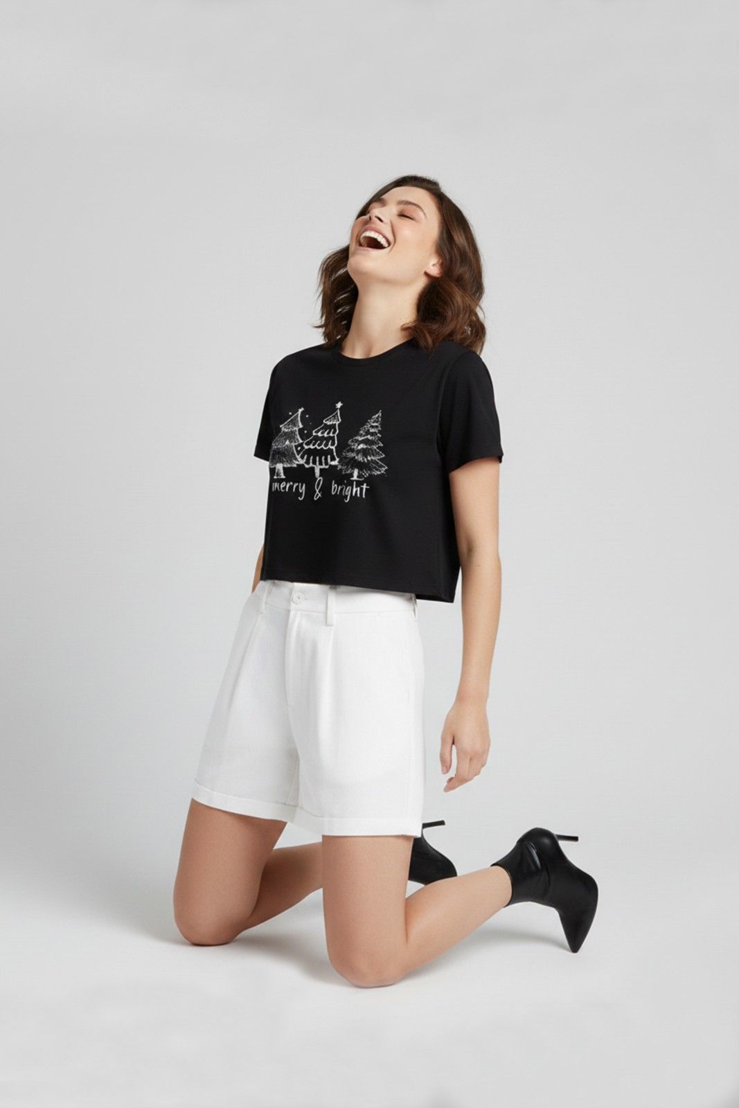 CHRISTMAS SPECIAL GRAPHIC PRINTED CROP TEE