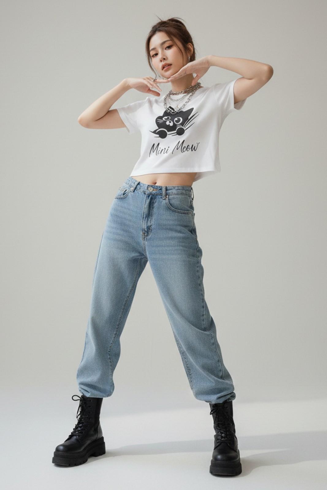 CAT GRAPHIC PRINTED CROP TEE