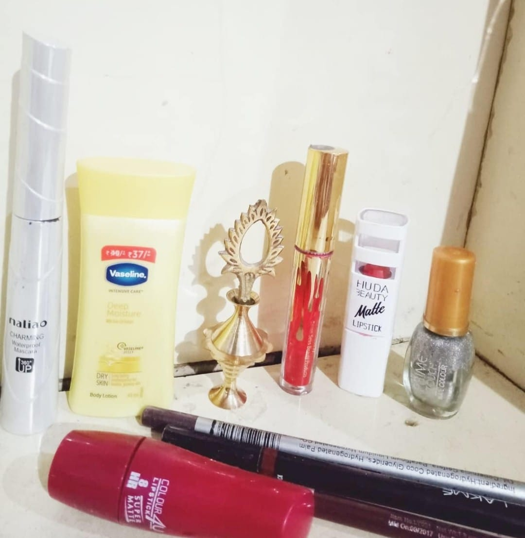 Brass Surmedani With Funnel/Kuppi And Surma Use In Eye's Makeup [Size-10-cm] Pack Of-1 Funnel, 2 Surma Packed,1 Brass Surmedani