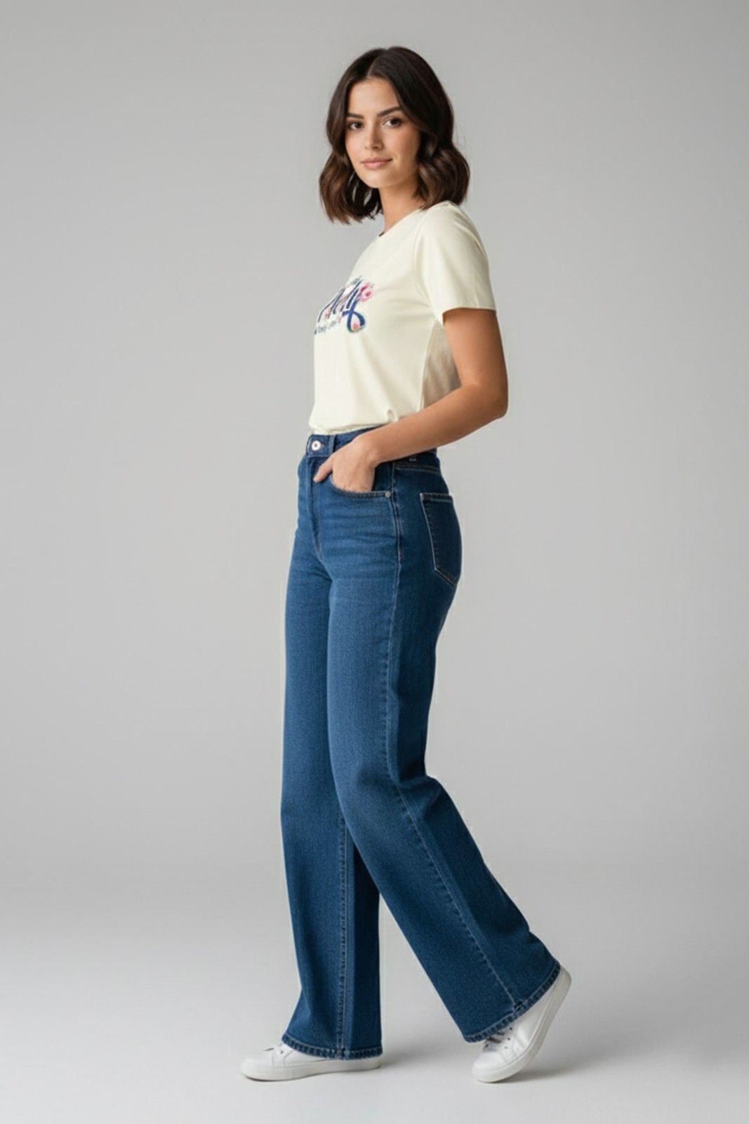 PREETY GRAPHIC PRINTED REGULAR T-SHIRT