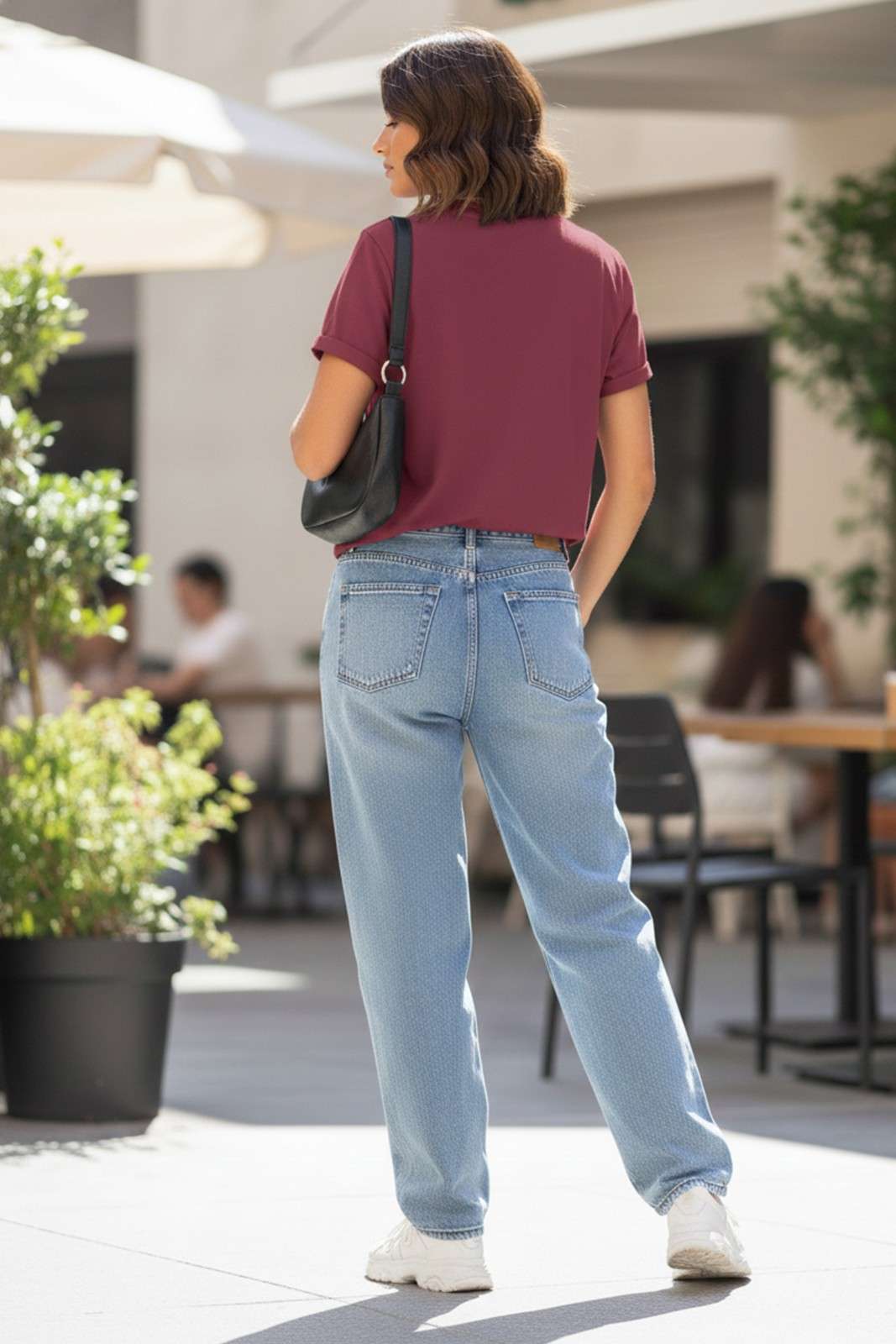 FLORA GRAPHIC PRINTED REGULAR TEE