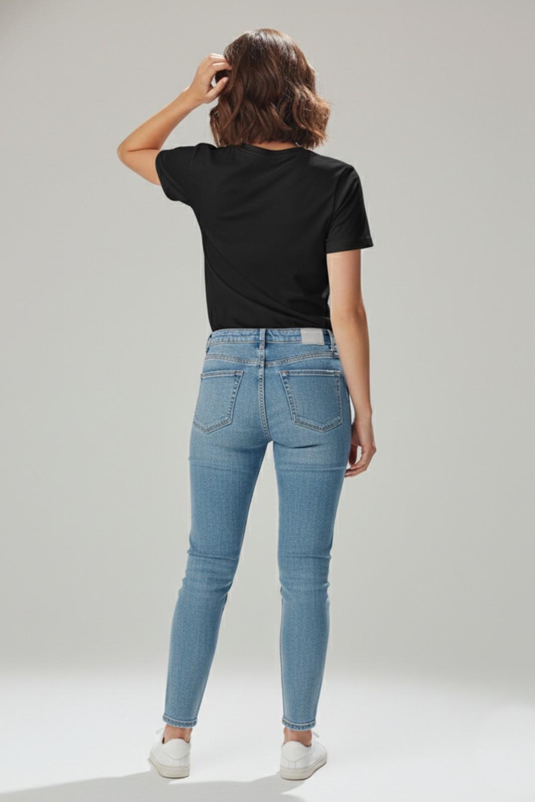 GRAPHIC PRINTED REGULAR T-SHIRT